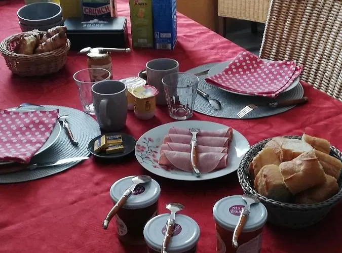 Alojamento de Acomodação e Pequeno-almoço Du Capitaine 3*