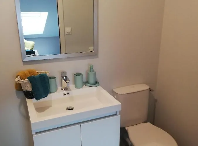 Alojamento de Acomodação e Pequeno-almoço Du Capitaine 3*